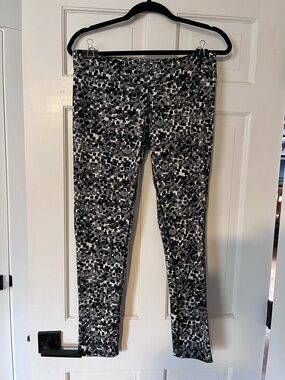 Soybu checkered leggings size m